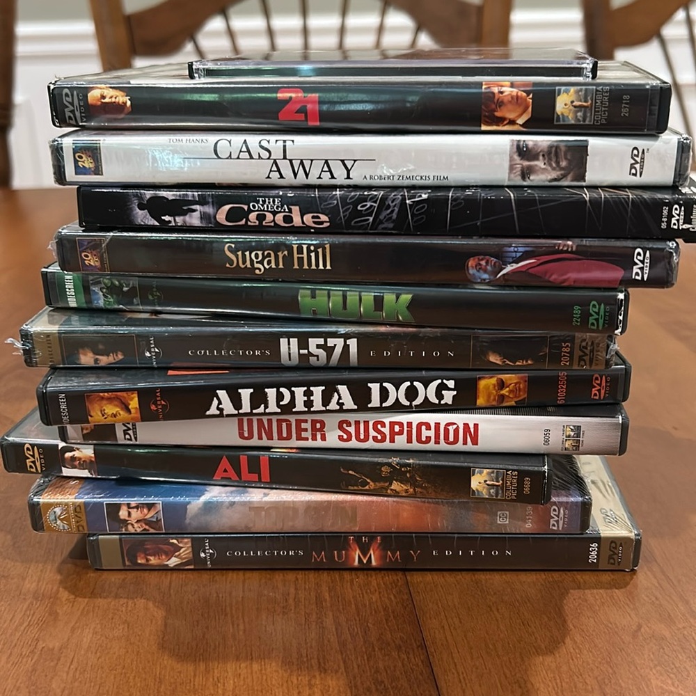 Lot of 12 DVD Movies for adult like top gun cast away 21 sugar hill HULK
